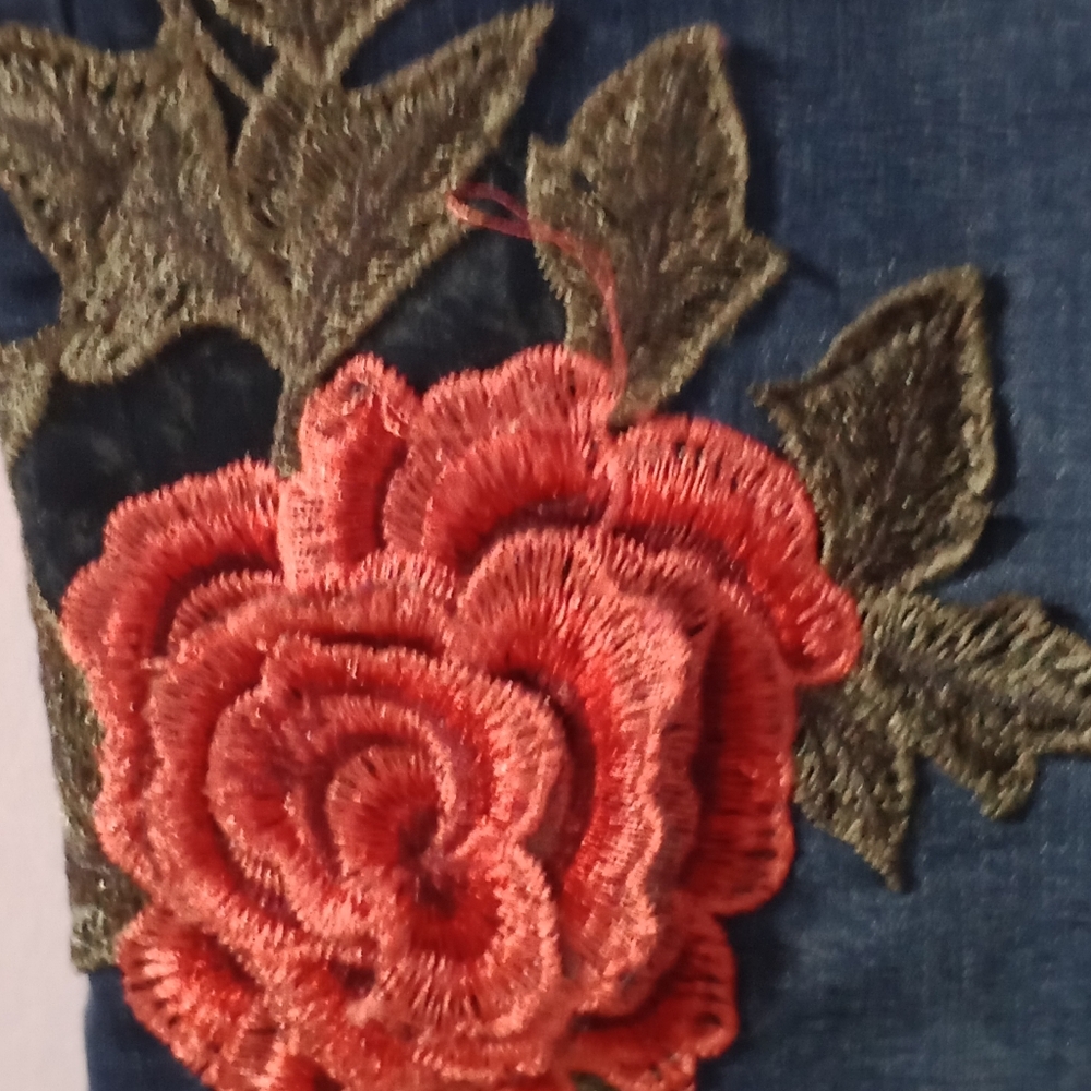 Embroidered Floral Women's Jeans - Picture 4 of 12
